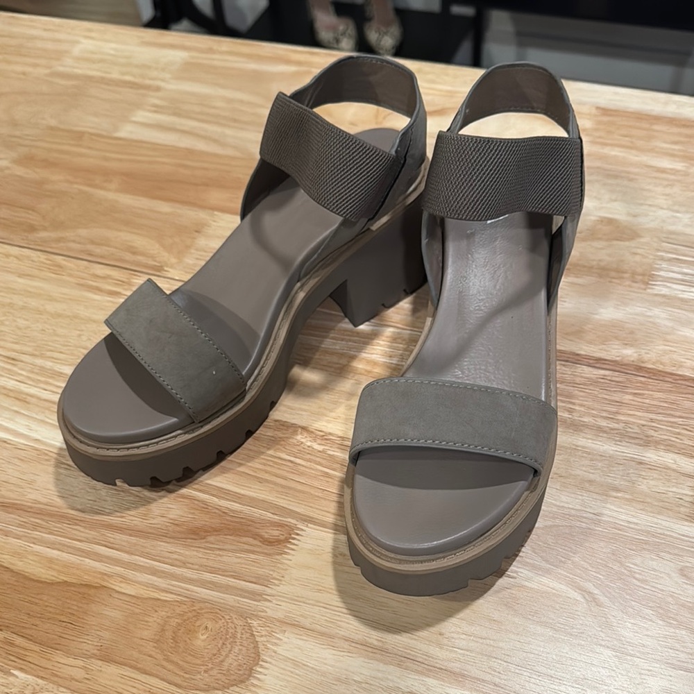 Mia Gray Chunky Platform Sandals